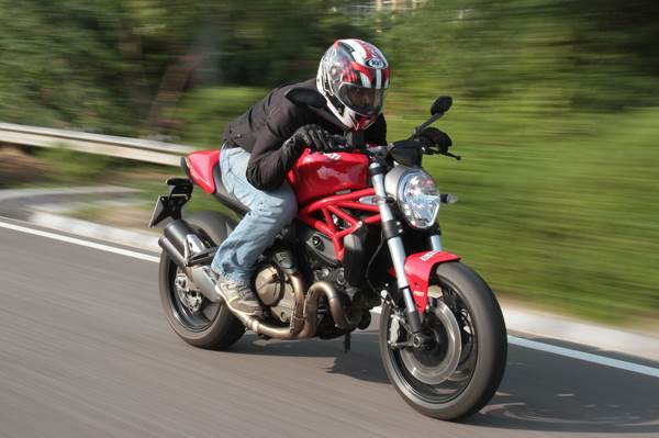 Ducati Monster 821 review, test ride