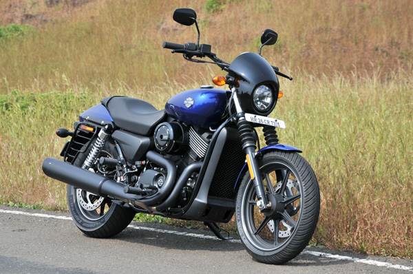 2016 Harley-Davidson Dark Custom review, test ride