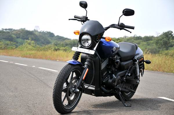 2016 Harley-Davidson Dark Custom review, test ride