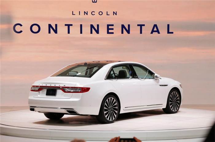 Lincoln Continental unveiled at Detroit motor show