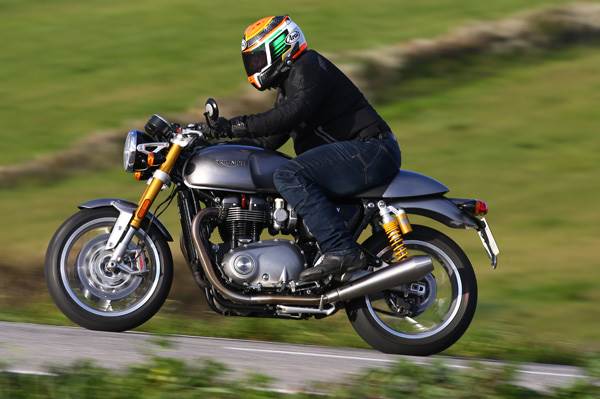 Triumph Thruxton R review, test ride