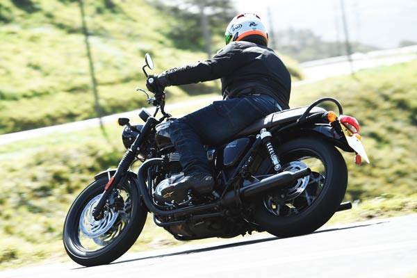 Triumph Bonneville T120 review, test ride