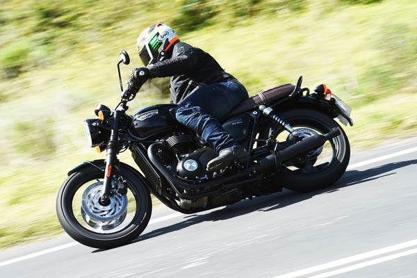 Triumph Bonneville T120 review, test ride