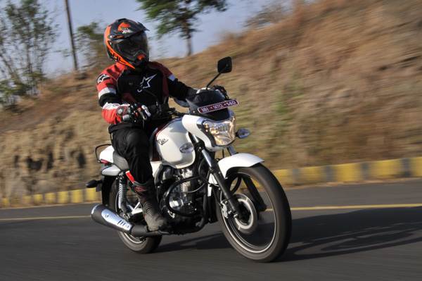 Bajaj V15 review, road test