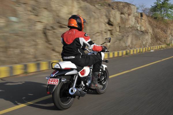 Bajaj V15 review, road test