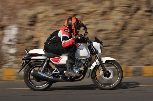 Bajaj V15 review, road test