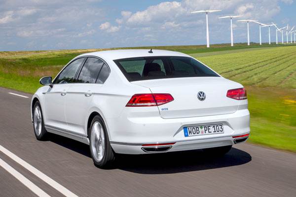 Volkswagen Passat GTE review, test drive