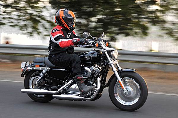 Harley Davidson 1200 Custom review, test ride