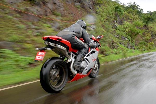 MV Agusta F4 review, test ride