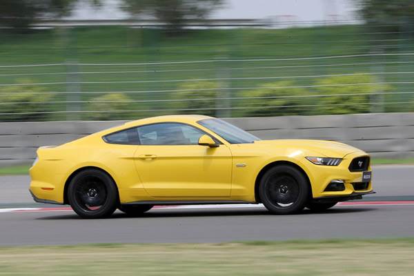 2016 Ford Mustang GT review, test drive