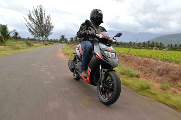 2016 Aprilia SR 150 review, test ride