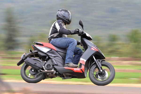 2016 Aprilia SR 150 review, test ride