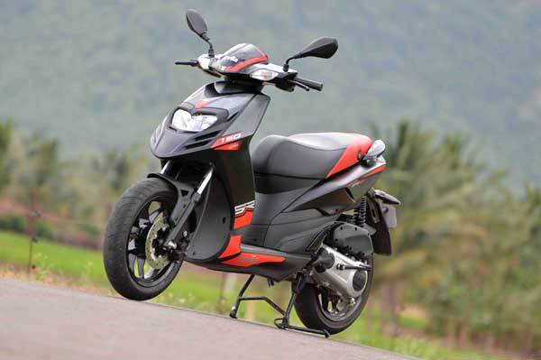 2016 Aprilia SR 150 review, test ride