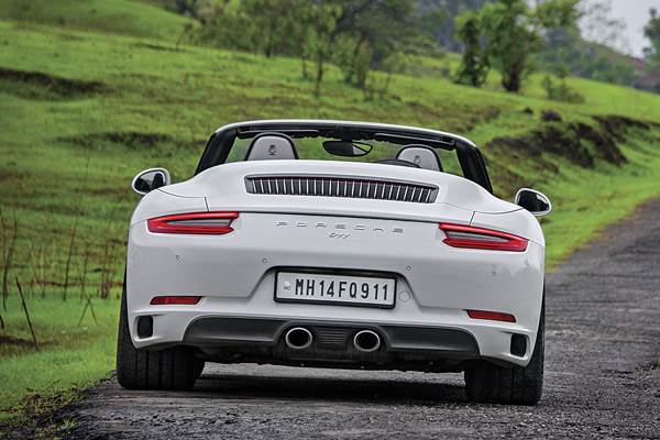 2016 Porsche 911 Carrera S India review, test drive