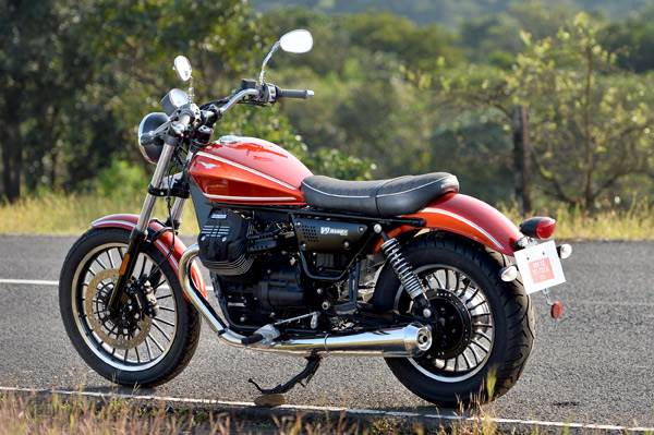 Moto Guzzi V9 Roamer review, test ride