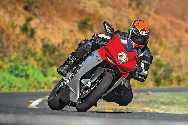 MV Agusta F3 800 review, test ride