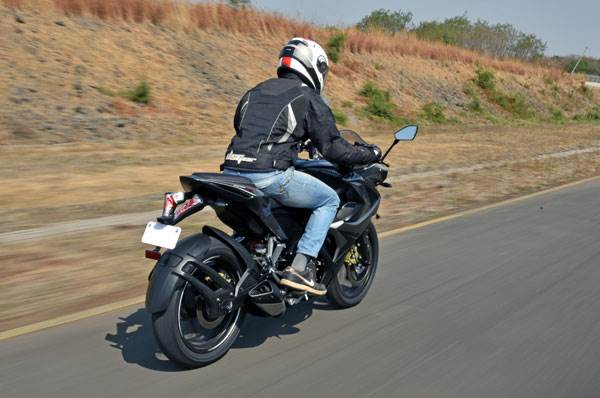 2017 Bajaj Pulsar RS200 review, first ride 