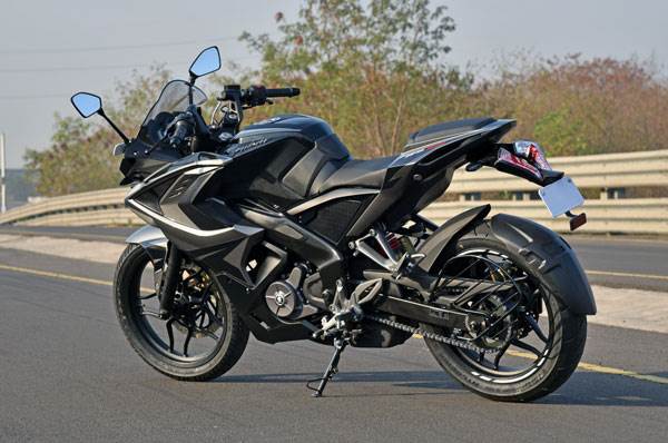 2017 Bajaj Pulsar RS200 review, first ride 