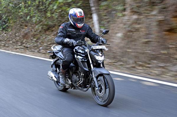 2017 Yamaha FZ25 review, test ride