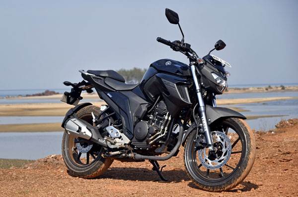 2017 Yamaha FZ25 review, test ride