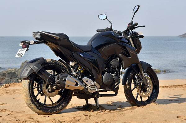 2017 Yamaha FZ25 review, test ride