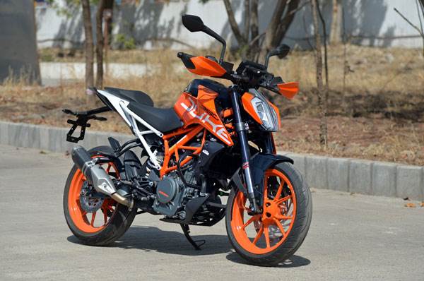 2017 KTM Duke 390 review, test ride