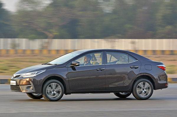 2017 Toyota Corolla Altis facelift review, test drive