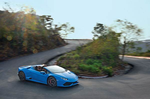 Driving the Lamborghini Huracan Spyder up Nandi Hills