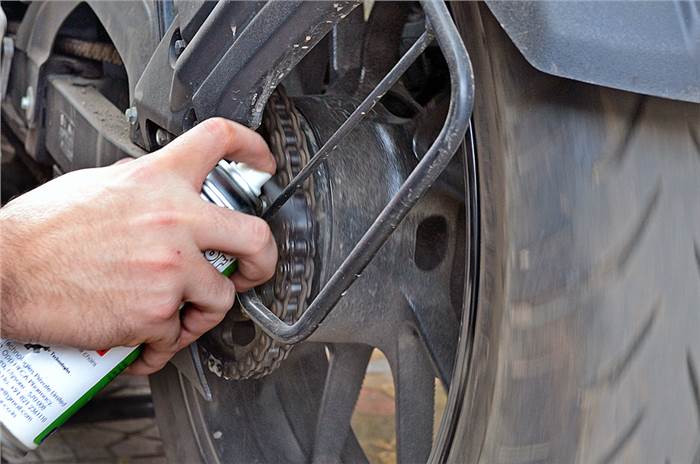 How to correctly clean and lube your chain