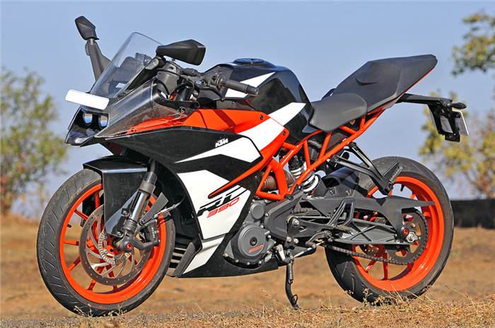 2017 KTM RC 390 vs TVS Apache RR 310 comparison