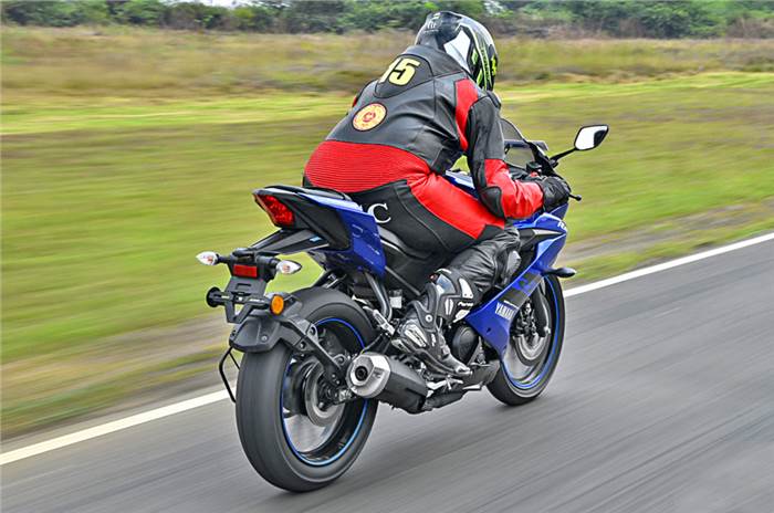 2018 Yamaha YZF-R15 V3.0 review, track ride