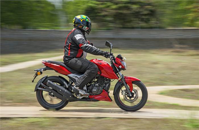 2018 TVS Apache RTR 160 4V review, test ride 