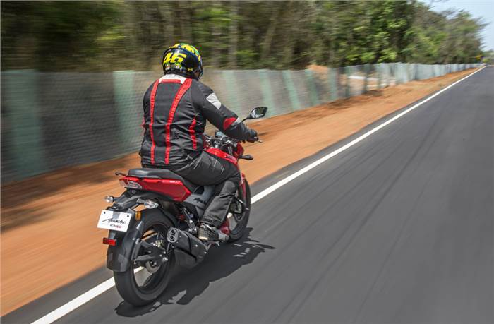 2018 TVS Apache RTR 160 4V review, test ride 