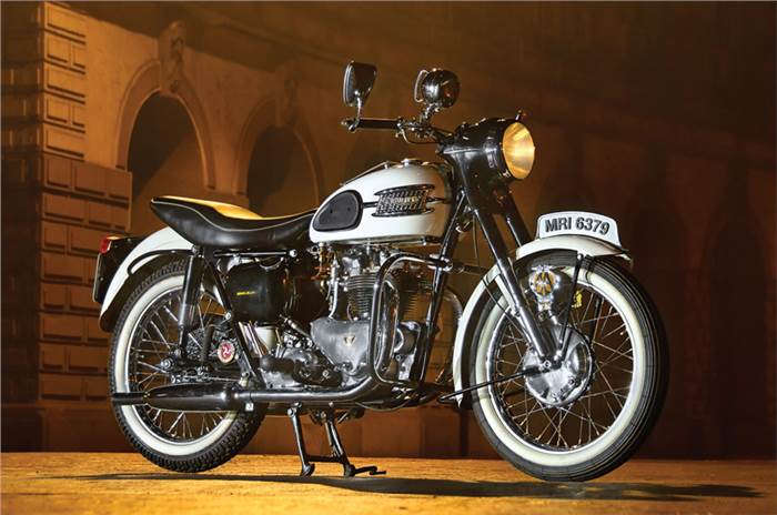 The White Tiger: 1957 Triumph Tiger T110 ride experience