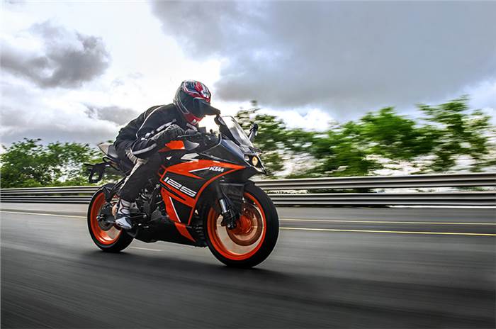 KTM RC 125 review, test ride