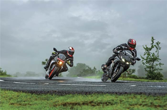 KTM RC 125 vs Yamaha YZF-R15 V3.0 comparison