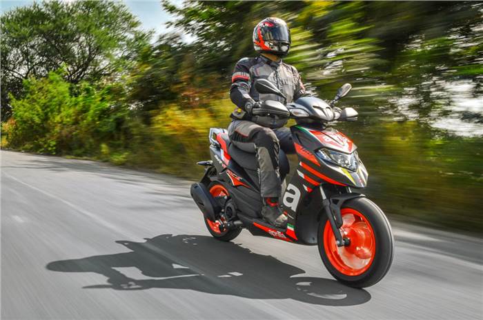 2022 Aprilia SR 160 Race review, test ride 