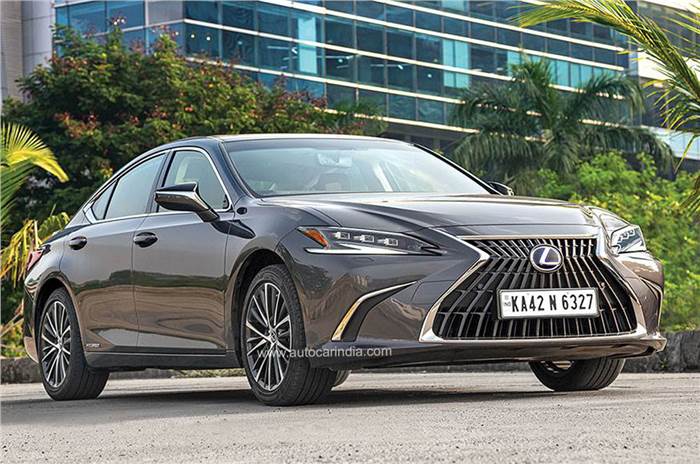 Lexus ES300h vs Toyota Camry: which to buy?