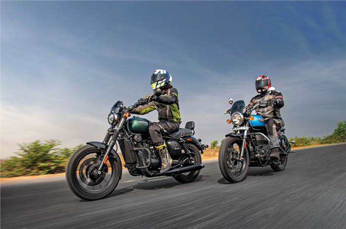 Yezdi Roadster vs Royal Enfield Meteor 350 comparison