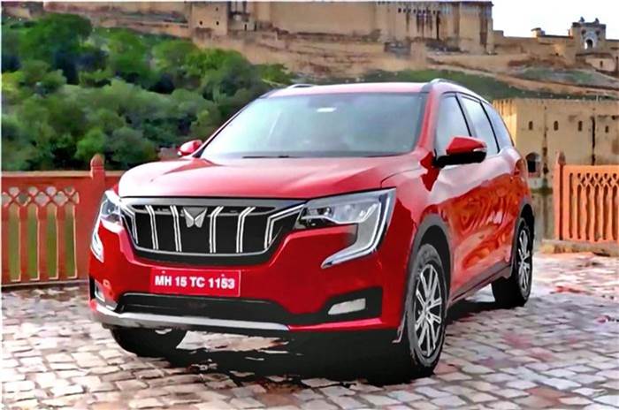 Mahindra XUV700 front quarter