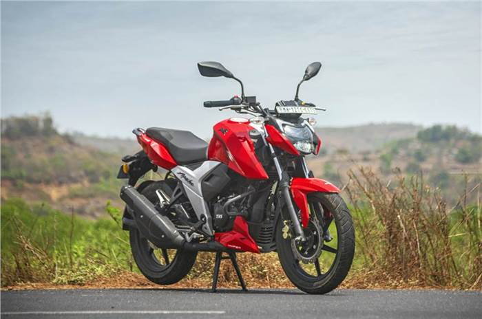 TVS Apache RTR 160 4V static side shot.