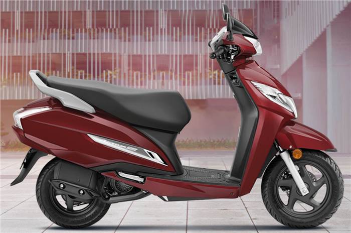 Activa 125 static side shot.