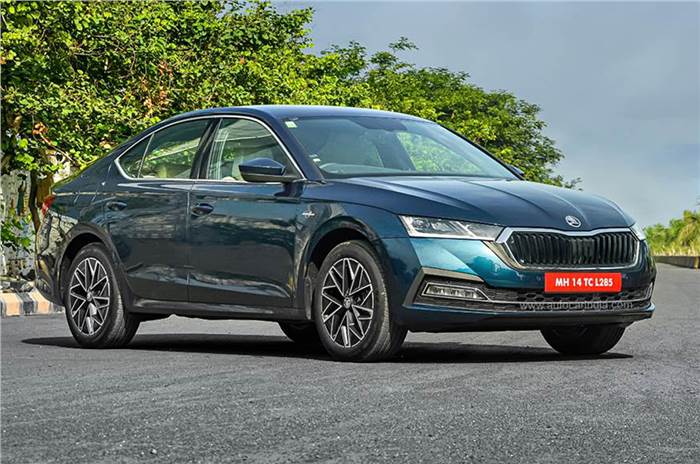 Skoda Octavia front quarter 