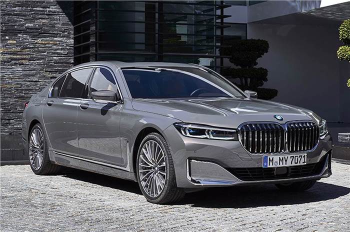 2019 BMW 7 Series front quarter 