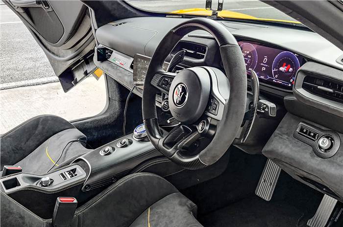 2022 Maserati MC20 interior.