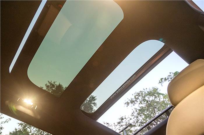 2022 Mercedes-Benz EQB sunroof.