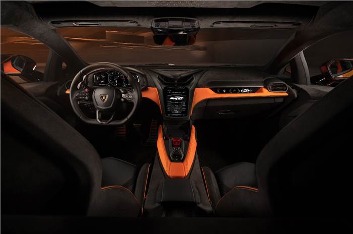 Lamborghini Revuelto interior 