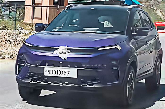 Tata Nexon facelift front quarter 