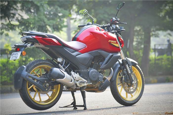 Yamaha FZ V4 price, mileage, design, comfort: review.