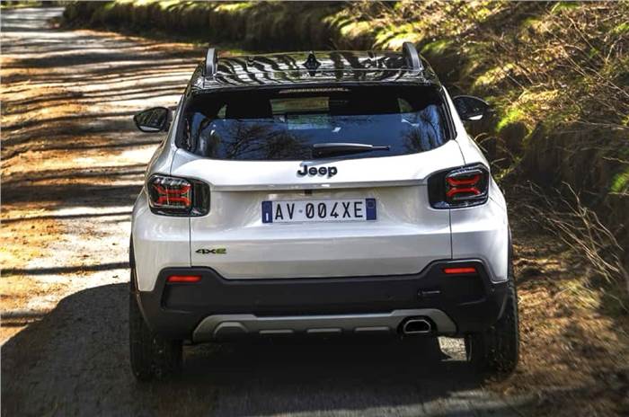 Jeep Avenger 4xe with hybrid powertrain revealed